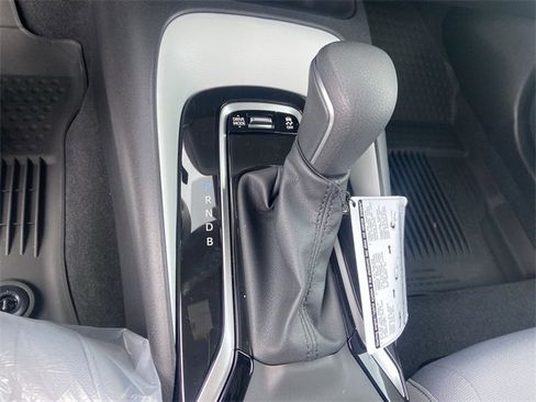 Used 2025 Toyota Corolla SE image 20