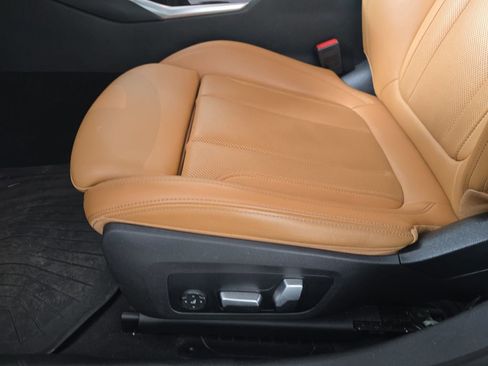 Used 2022 BMW 330i xDrive 330i xDrive w/ Driving Assistance Package image 31