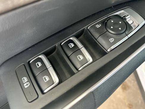 Certified 2023 Kia Sorento S w/ Panoramic Sunroof Package AWD/4WD image 17