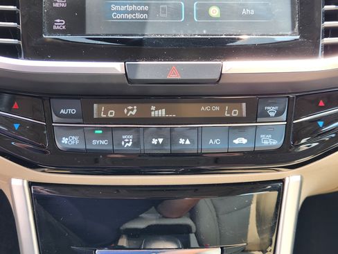 Used 2017 Honda Accord Touring image 22