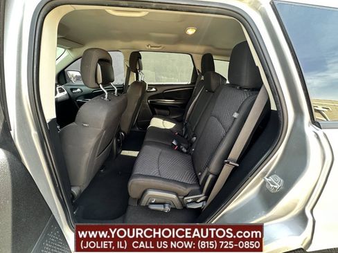 Used 2020 Dodge Journey SE FWD image 19