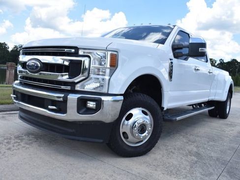 Used 2020 Ford F350 XLT w/ XLT Premium Package AWD/4WD image 5