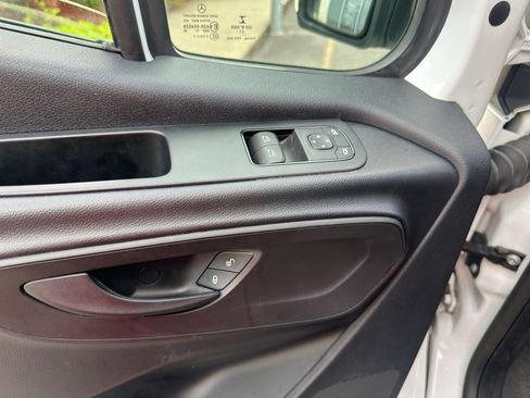 Used 2022 Mercedes-Benz Sprinter 2500 image 21