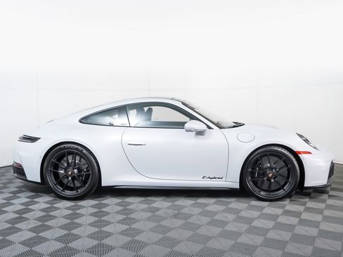 Used 2025 Porsche 911 Carrera 4 GTS image 9
