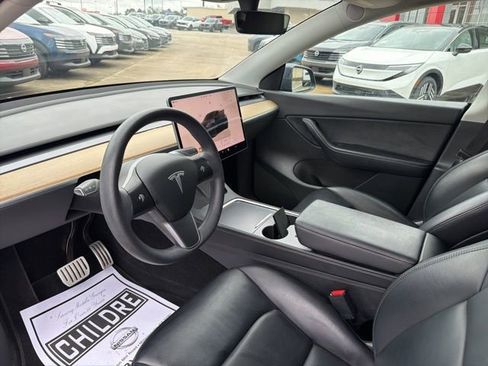 Used 2022 Tesla Model Y Performance image 10