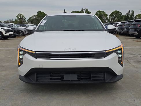 New 2025 Kia K4 LXS image 3