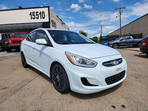 Used 2014 Hyundai Accent GLS w/ Option Group 2 FWD image 7