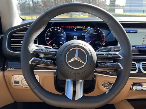 New 2026 Mercedes-Benz GLS 450 450 image 18