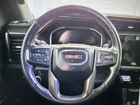 Used 2022 GMC Sierra 1500 AT4 w/ AT4 Preferred Package AWD/4WD image 7