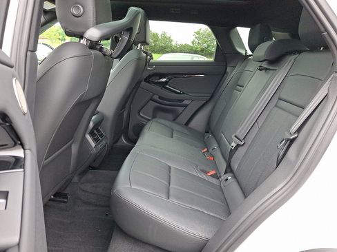 Used 2025 Land Rover Range Rover Evoque Dynamic SE image 10