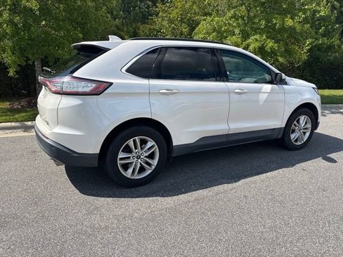 Used 2017 Ford Edge SEL w/ Equipment Group 201A AWD/4WD image 2