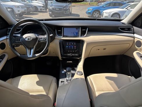 Used 2019 INFINITI QX50 Luxe w/ Navigation Package AWD/4WD image 9