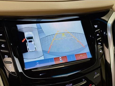 Used 2019 Cadillac Escalade Platinum image 16