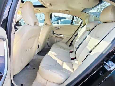 Used 2015 Volvo S60 T5 Premier w/ Convenience Package image 18
