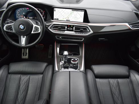 Used 2022 BMW X5 M50i w/ Executive Package image 2