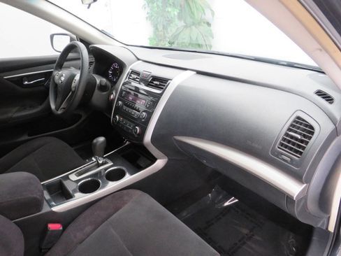Used 2013 Nissan Altima 2.5 S image 10