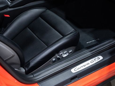 Used 2017 Porsche 911 Carrera GTS RWD image 31