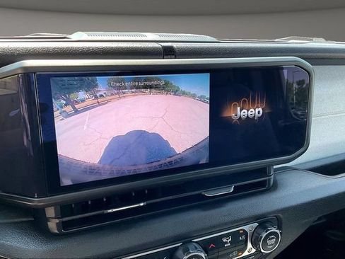 Used 2025 Jeep Wrangler Unlimited Sport AWD/4WD image 18
