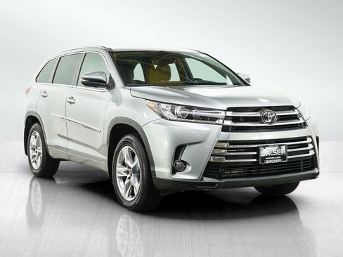 Used 2017 Toyota Highlander Limited w/ Protection Package #3 AWD/4WD image 7
