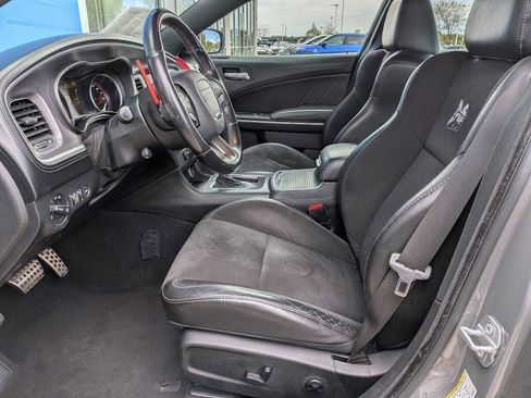 Used 2019 Dodge Charger Scat Pack w/ Dynamics Package RWD image 15