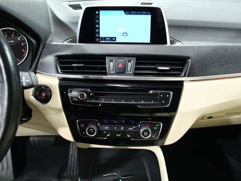 Used 2018 BMW X1 xDrive28i image 21