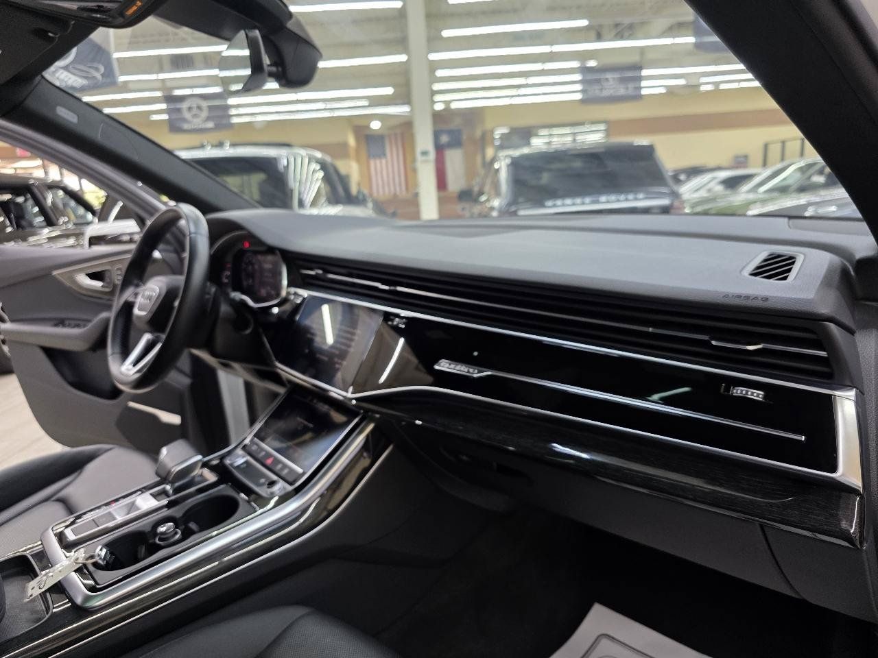 Used 2020 Audi Q7 3.0T Premium Plus w/ Premium Plus Package AWD/4WD image 24