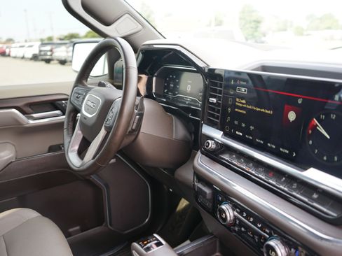 Used 2024 GMC Sierra 1500 SLT AWD/4WD image 25