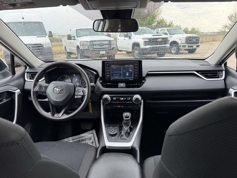 Used 2022 Toyota RAV4 LE AWD/4WD image 24