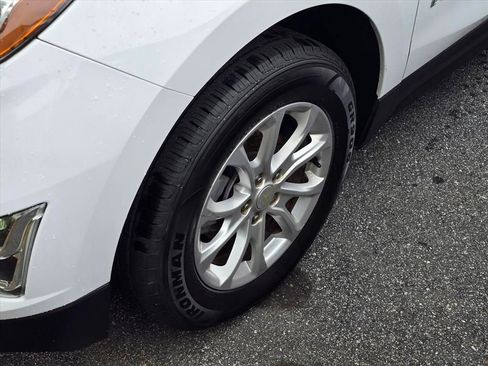 Used 2020 Chevrolet Equinox LT AWD/4WD image 17