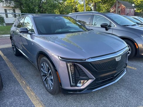 Used 2024 Cadillac Lyriq Sport AWD/4WD image 5