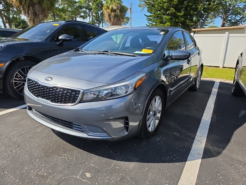Used 2017 Kia Forte S FWD image 5