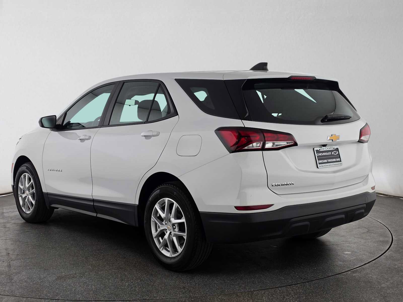 Used 2023 Chevrolet Equinox LS FWD image 5