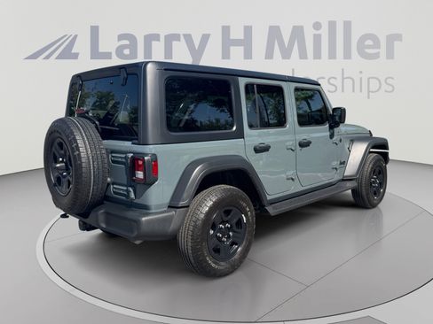 Used 2025 Jeep Wrangler Unlimited Sport AWD/4WD image 5