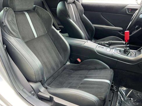 Used 2023 Toyota GR86 Premium RWD image 9