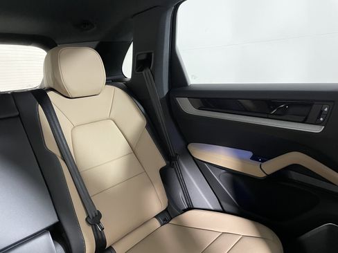 New 2026 Porsche Cayenne S AWD/4WD image 17