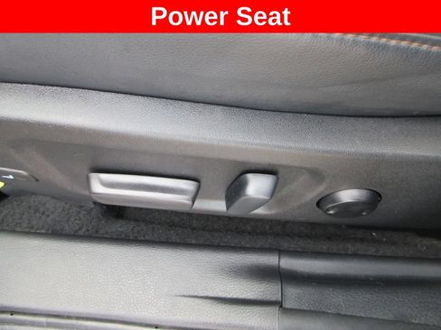 Used 2019 Toyota Highlander XLE AWD/4WD image 26