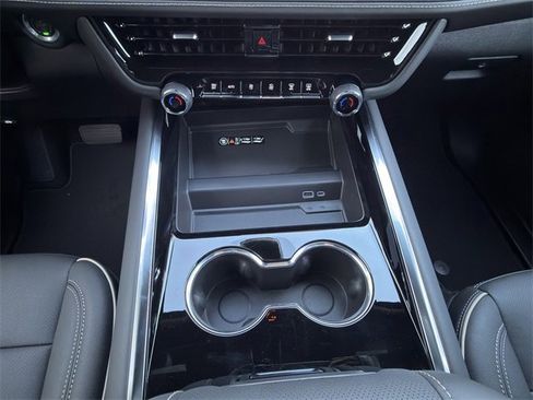 New 2026 Chevrolet Suburban Premier image 17