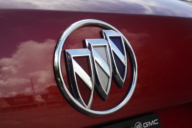 Used 2023 Buick Envision Preferred AWD/4WD image 39