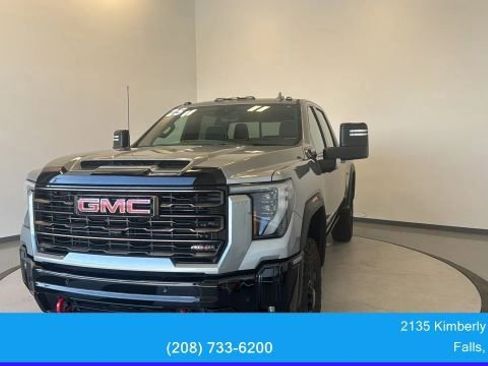 Used 2025 GMC Sierra 2500 AT4X AWD/4WD image 4