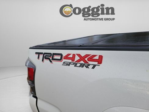Used 2022 Toyota Tacoma TRD Sport image 8