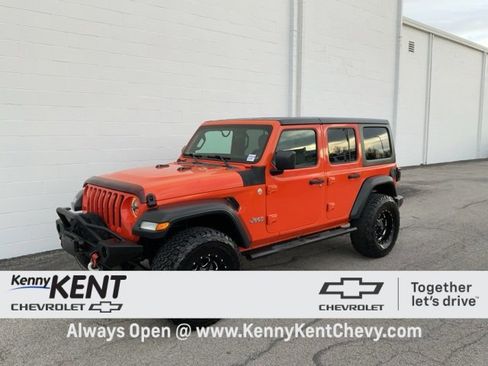 Used 2018 Jeep Wrangler Unlimited Sport S image 32