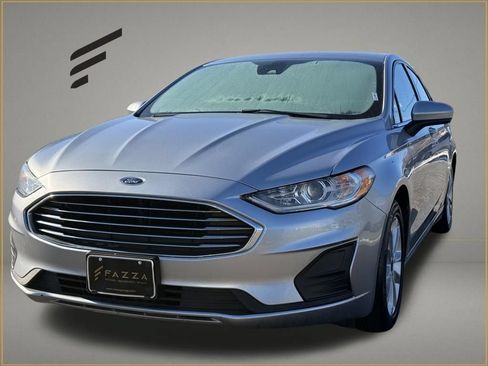 Used 2020 Ford Fusion SE FWD image 1