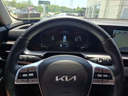 Used 2023 Kia Telluride LX AWD/4WD image 17