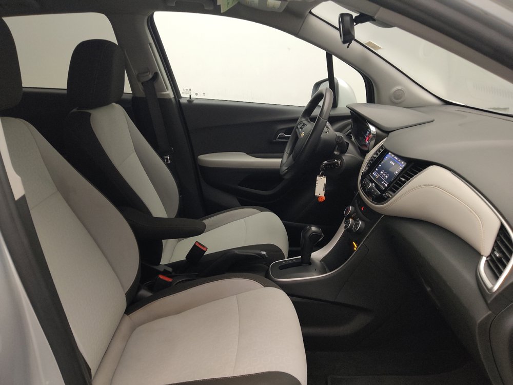 Used 2022 Chevrolet Trax LS w/ Tint and Cruise Package FWD image 19