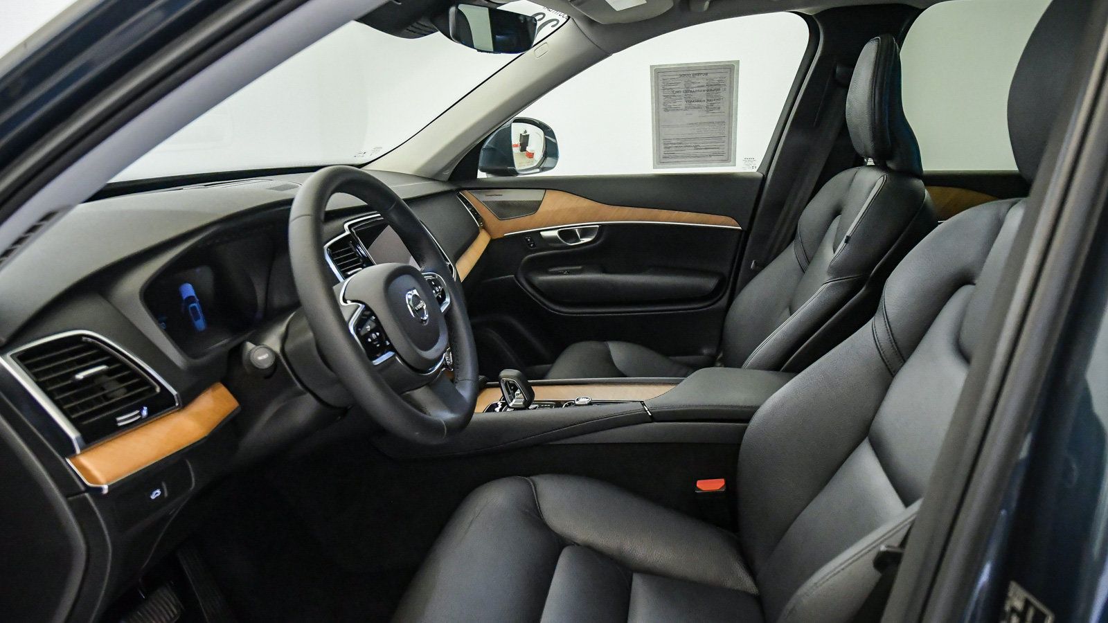 Certified 2023 Volvo XC90 B6 Plus w/ Protection Package Premier AWD/4WD image 18