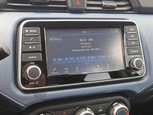 Used 2025 Nissan Versa SV FWD image 11