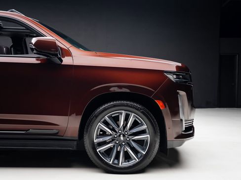 Used 2023 Cadillac Escalade ESV Sport Platinum w/ Heavy-Duty Trailer Package image 39