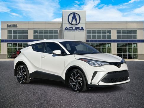 Used 2021 Toyota C-HR XLE image 7