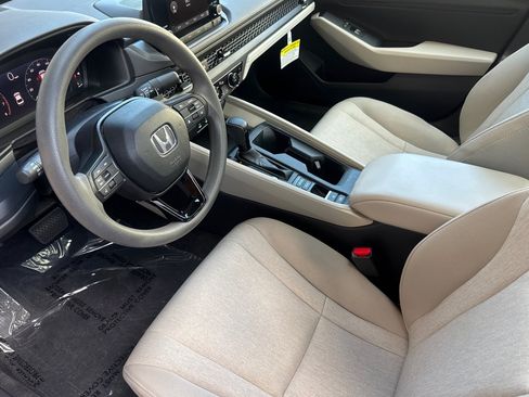 Used 2023 Honda Accord EX image 4