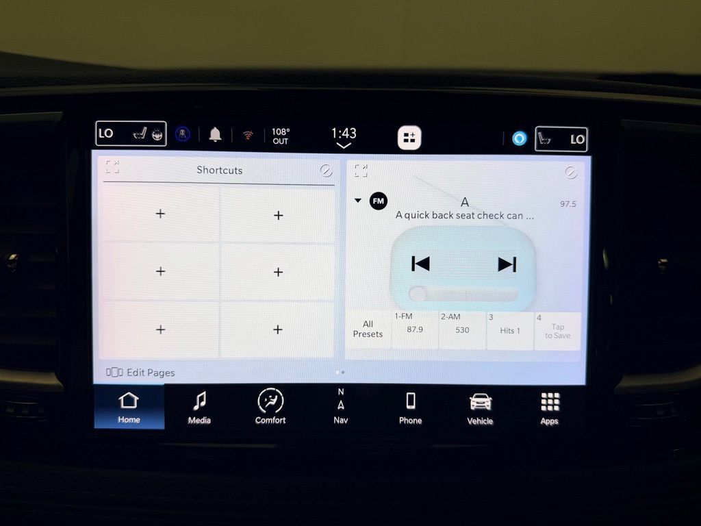 Used 2023 Chrysler Pacifica Pinnacle FWD image 18